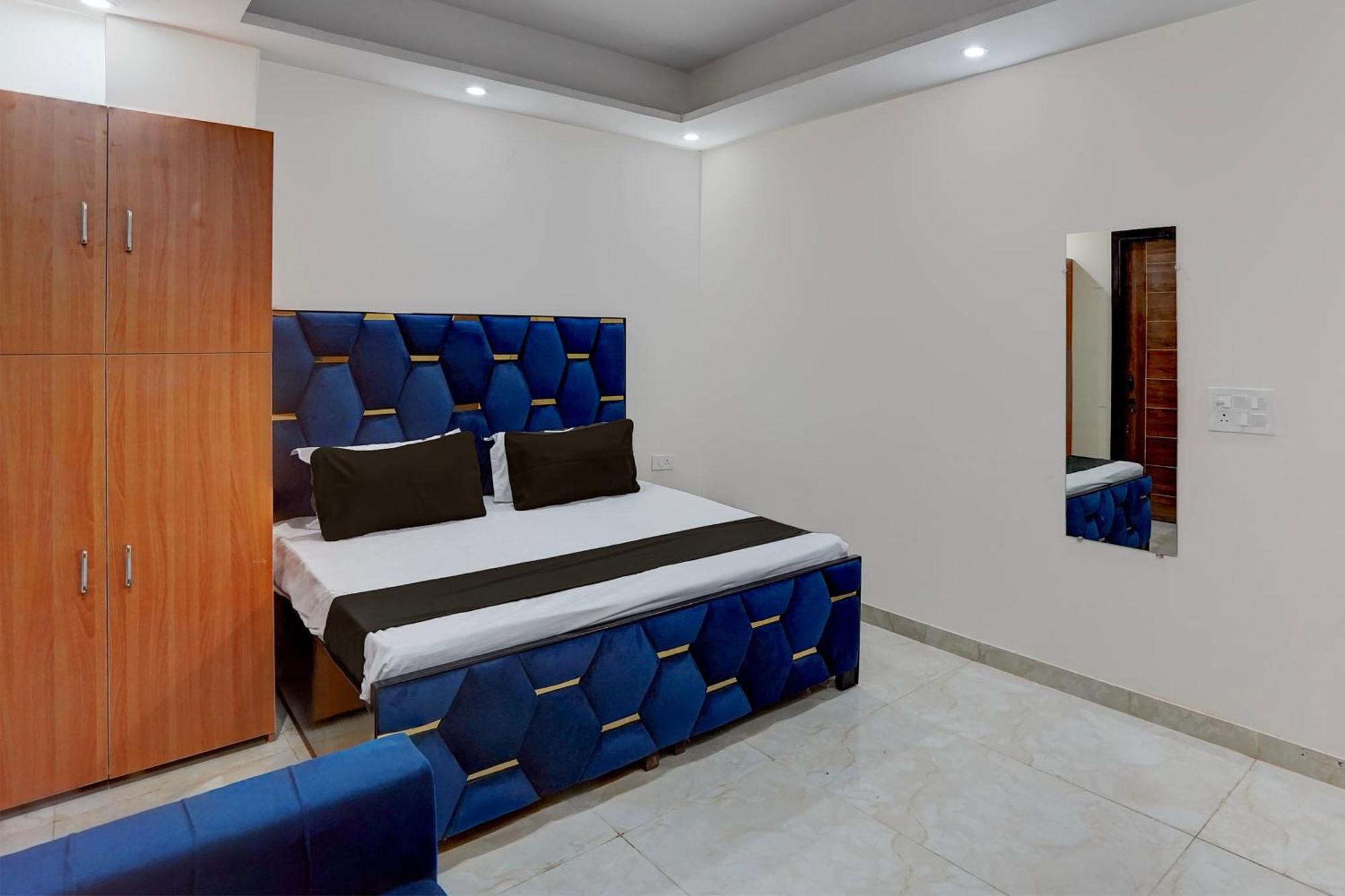 Hotel O R.N Residency Hotel Газиабад Экстерьер фото