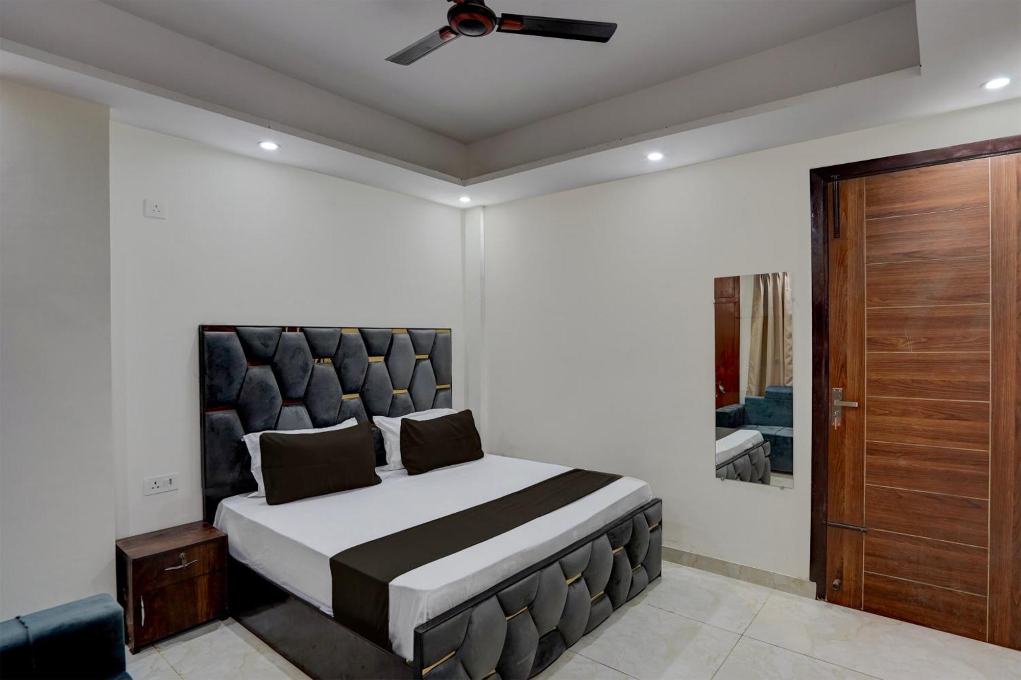 Hotel O R.N Residency Hotel Газиабад Экстерьер фото