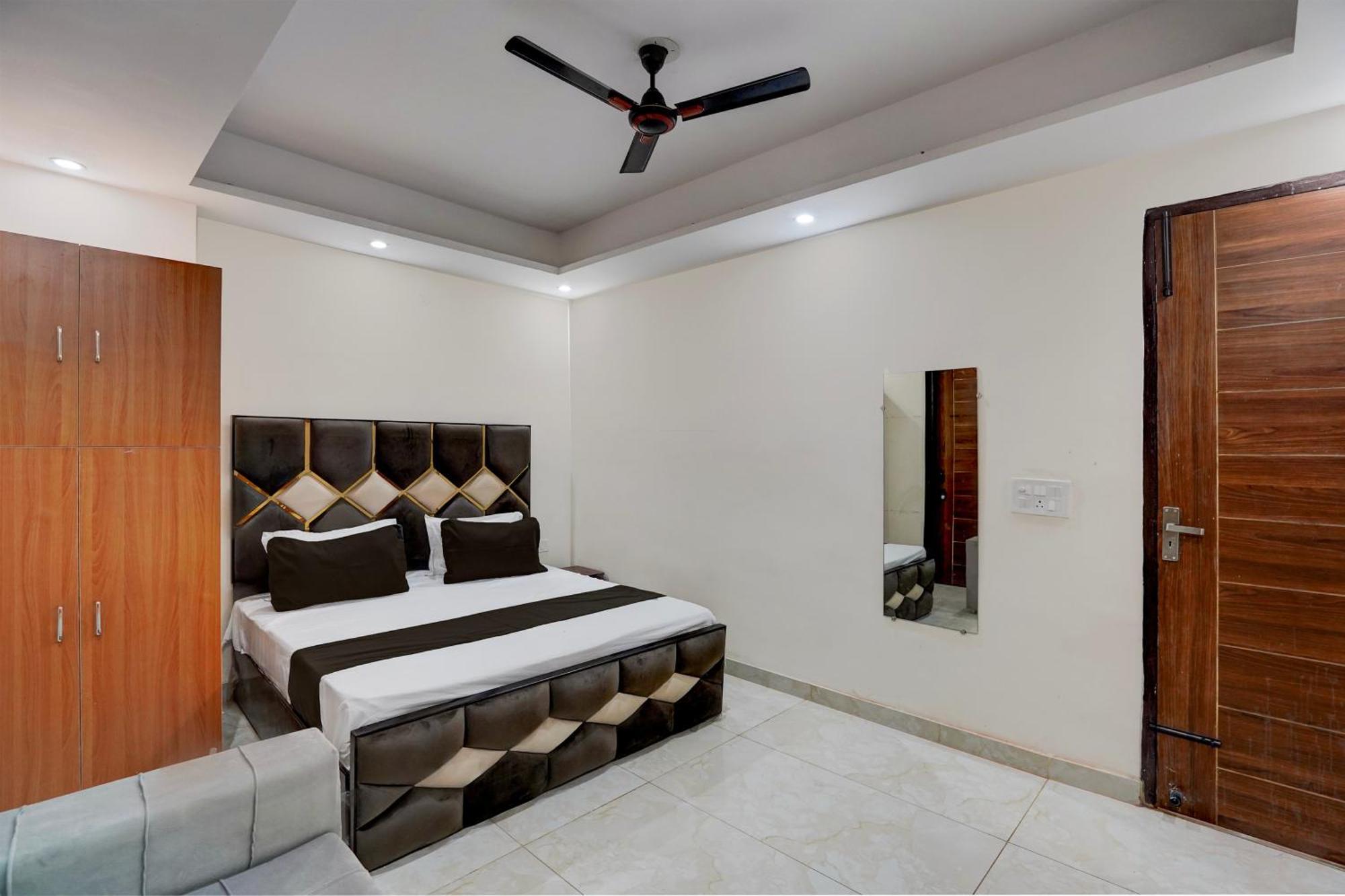 Hotel O R.N Residency Hotel Газиабад Экстерьер фото